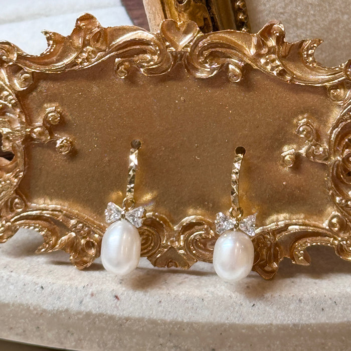 10K Yellow Gold Bow Freshwater Cultured Pearl Earring