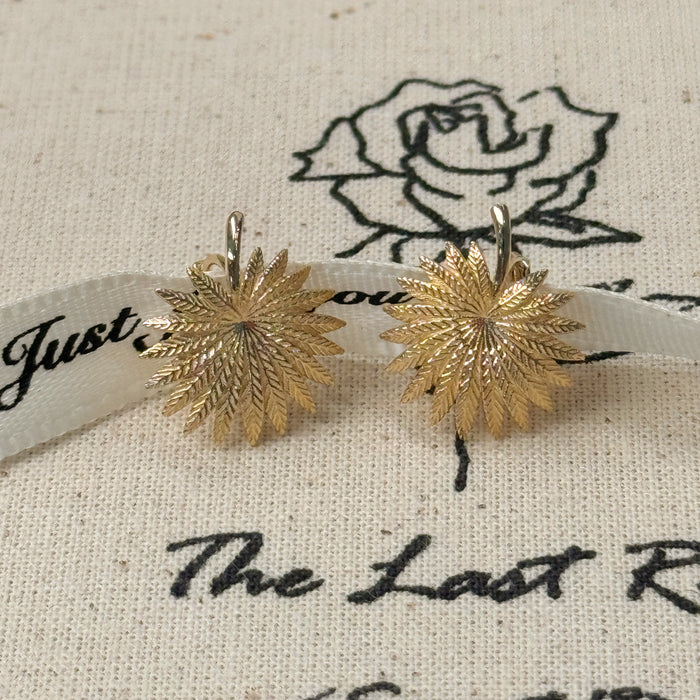 10K Yellow Gold Solid Vein Leaf Design Earclip Earring