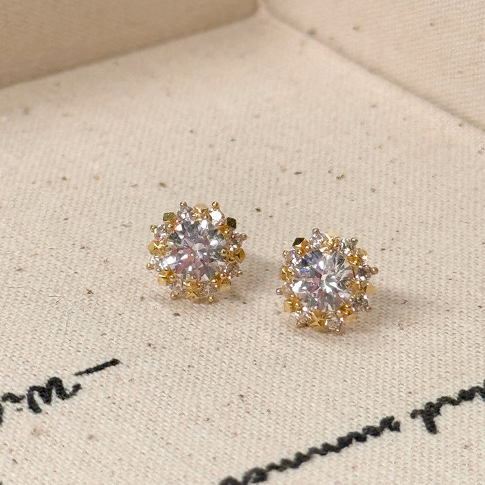 10K Yellow Gold Halo 7MM Cubic Zirconia Flower Design Luxury Earring