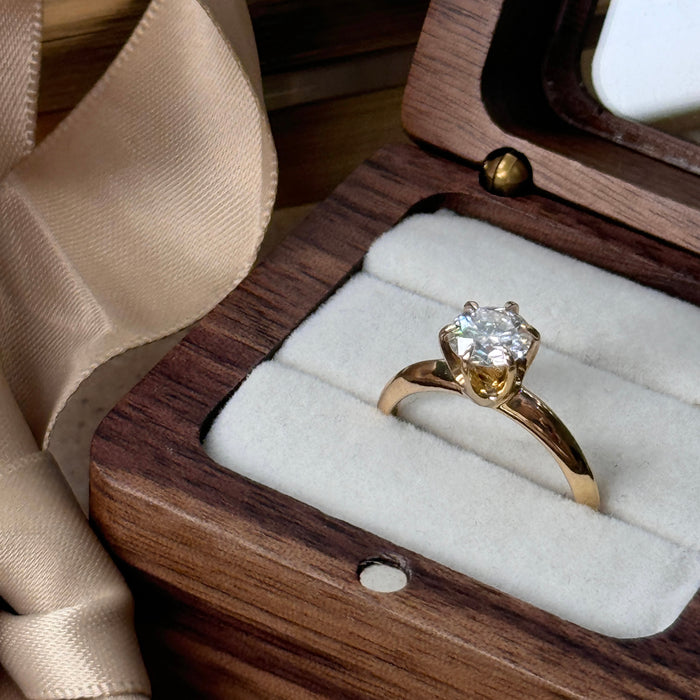 (PREORDER) 14K Yellow Gold 1.27ct Moissanite Wedding Solitaire Engagament Ring