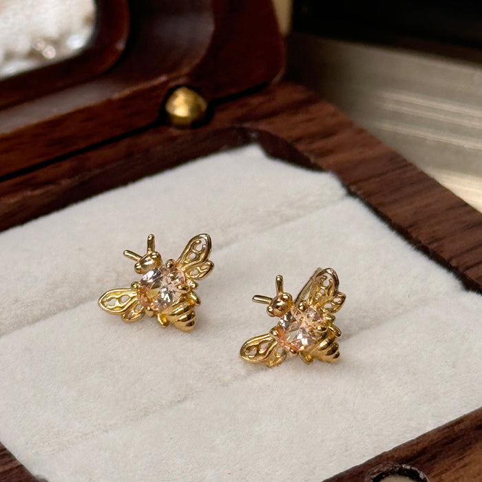10K Yellow Gold Lovely Bee Earring