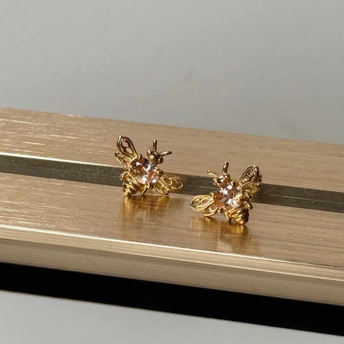 10K Yellow Gold Lovely Bee Earring