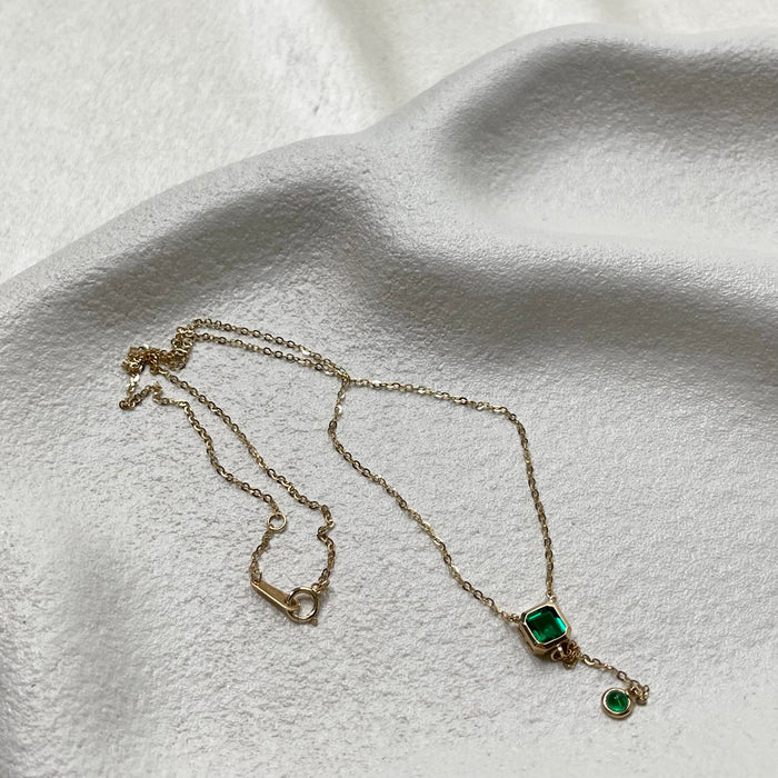 (PREORDER) 14K Yellow Gold Green Gems Dangle Necklace