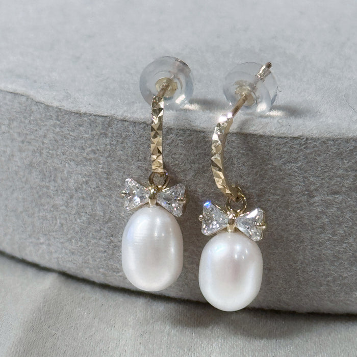 10K Yellow Gold Bow Freshwater Cultured Pearl Earring
