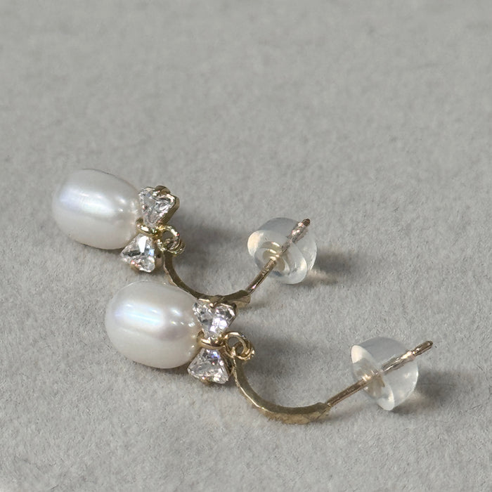 10K Yellow Gold Bow Freshwater Cultured Pearl Earring