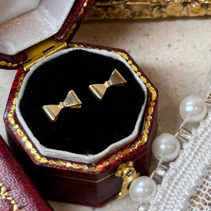 (PREORDER) 10K Yellow Gold Solid Bow Stud Earring