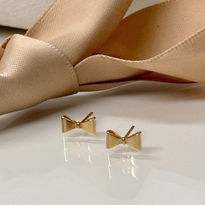(PREORDER) 10K Yellow Gold Solid Bow Stud Earring