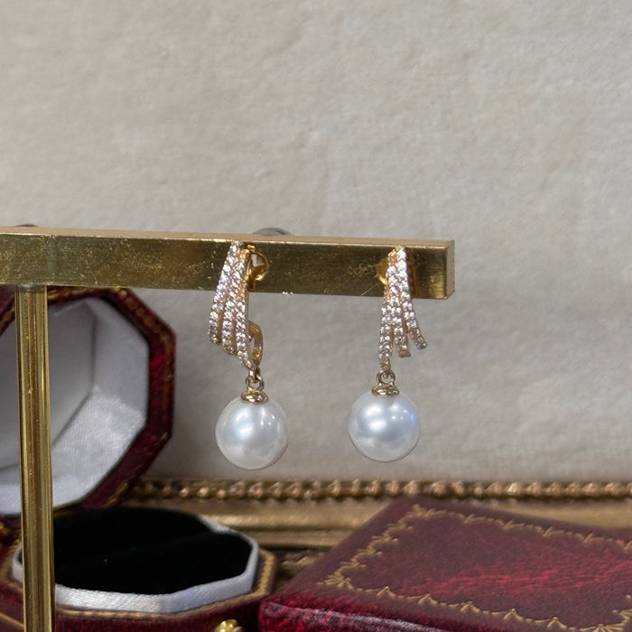 (PREORDER) 10K Yellow Gold Drop Fine Freshwater Pearl Earring