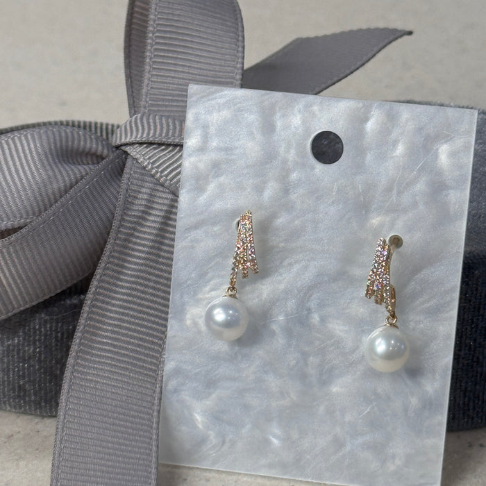 (PREORDER) 10K Yellow Gold Drop Fine Freshwater Pearl Earring