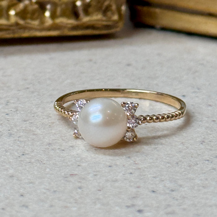 14K Yellow Gold Elegant Aurora Freshwater Pearl Ring