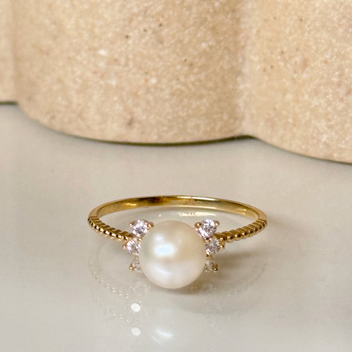 14K Yellow Gold Elegant Aurora Freshwater Pearl Ring