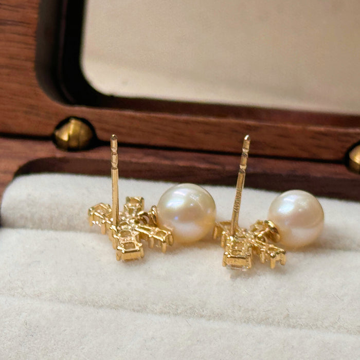 10K Yellow Gold Aurora 5.5MM Freshwater Pearl Bow Earring