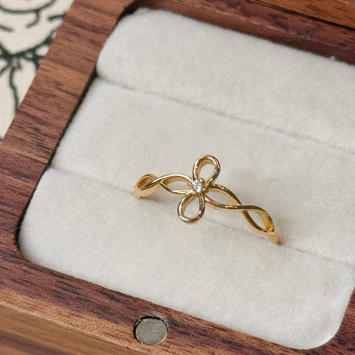 14K Yellow Gold Floral Blooming Flower Ring