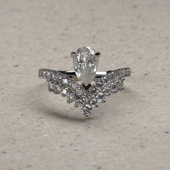 10K White Gold 1 Carat Water Drop Shape VVS1 Moissanite Engagement Ring